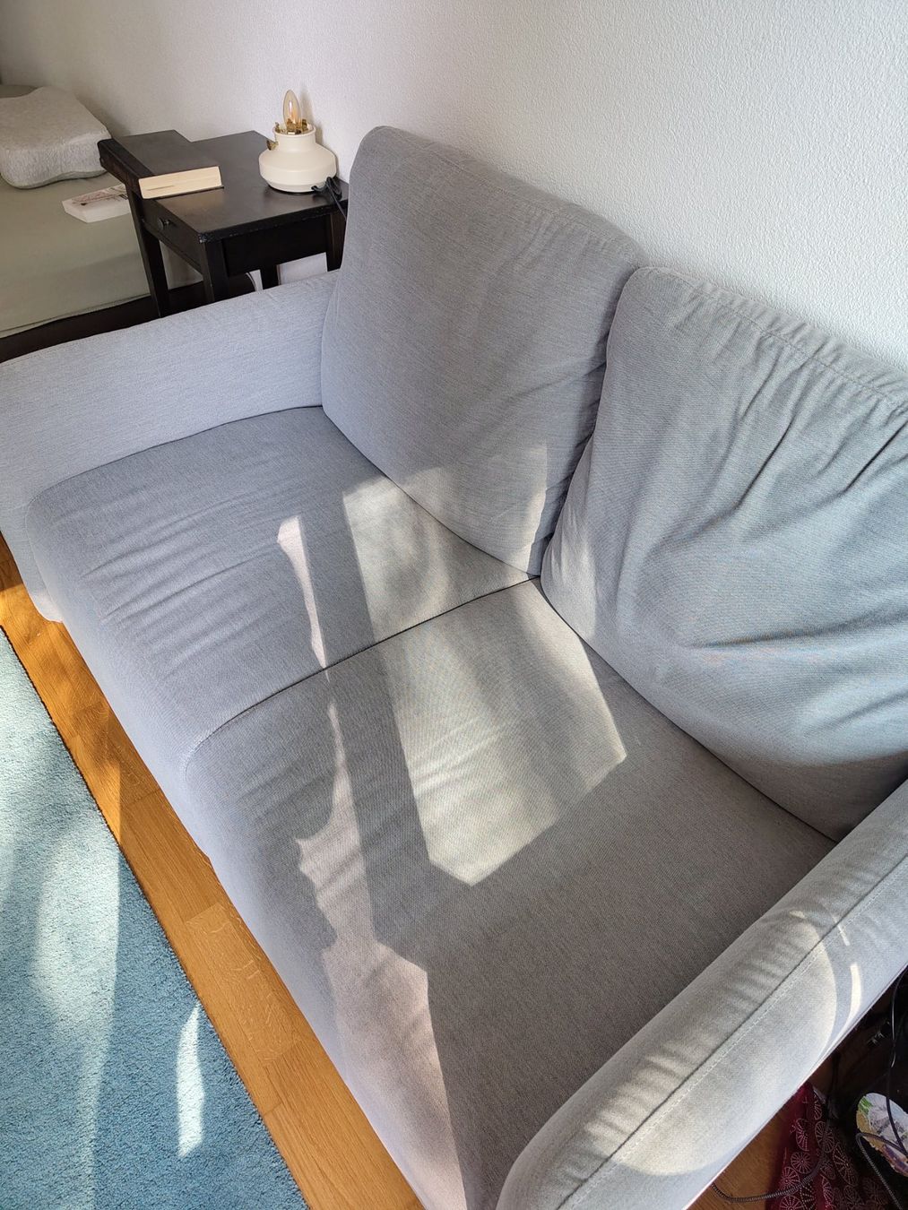 Ikea Sofas: IKEA - Angersby 2er Sofa grau – D'occasion à Ostermundigen par man_7dlv 2