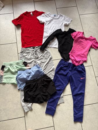 Kleiderpaket Sportkleider Gr.140-176