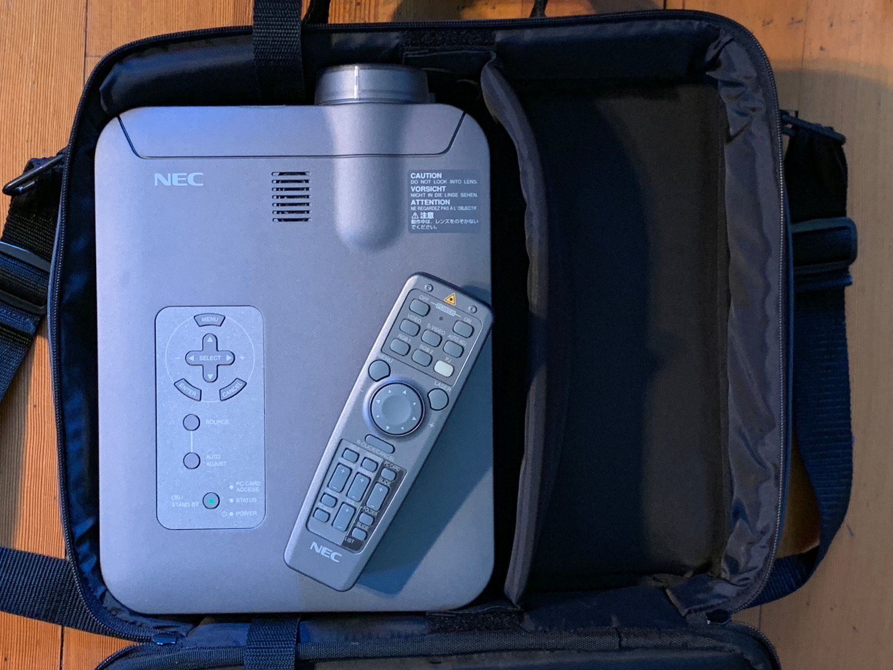 Home Cinema: NEC MultiSync LT154 - XGA video Projector beamer - 1024x768 – Usato da Morges venduto da pa_t 6