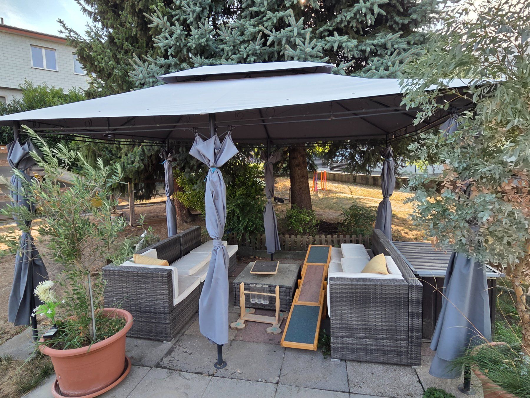 Tende & Padiglioni: Gartenpavillon 4x3m grau inkl. Lounge – Usato da Hendschiken venduto da snupy73