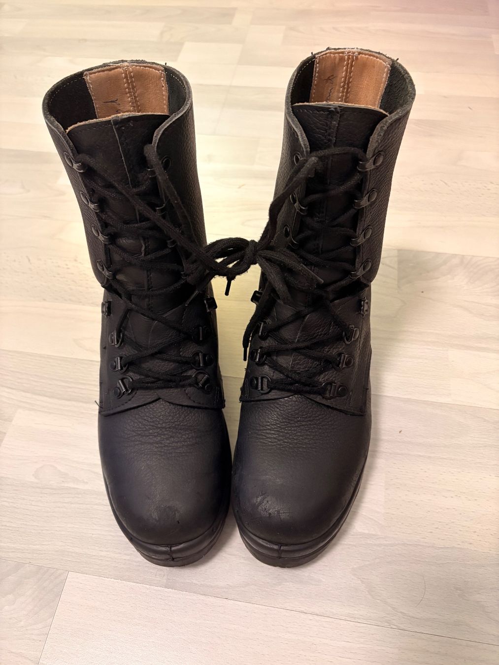 Schweizer Armee Herrenschuhe: Original Armee Kampfstiefel Leder robust MP 285 – Gebraucht aus Stansstad von Tigious