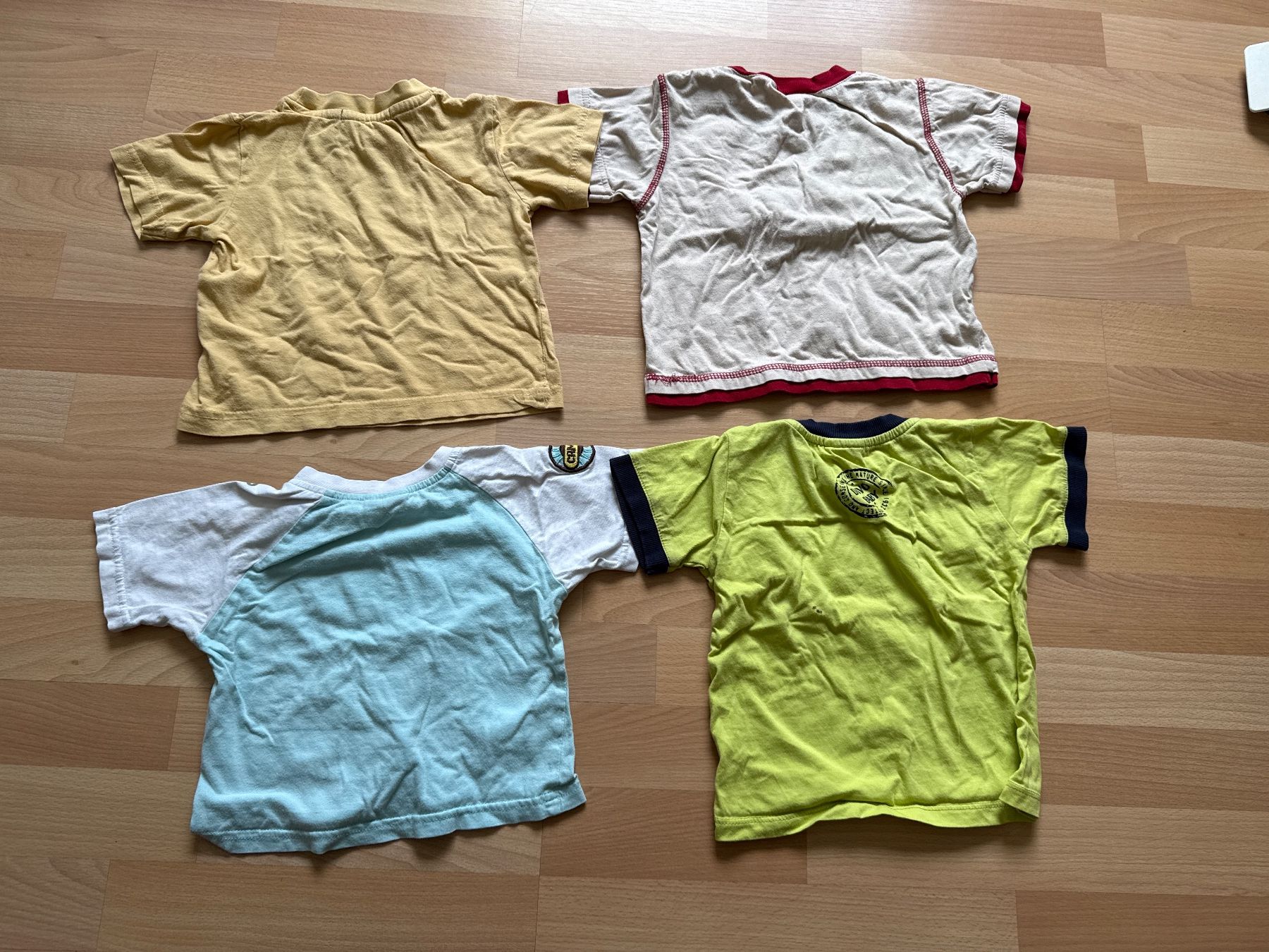 Lotti & Set di vestiti: Kleiderpaket Grösse 23-24 months – Usato da Horgen venduto da linuxrp 1