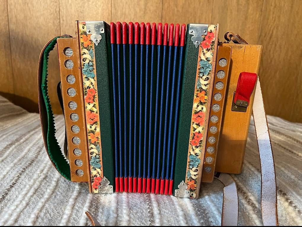 Musikinstrumente: Schwiizerörgeli – Gebraucht aus Herisau von Sunne12