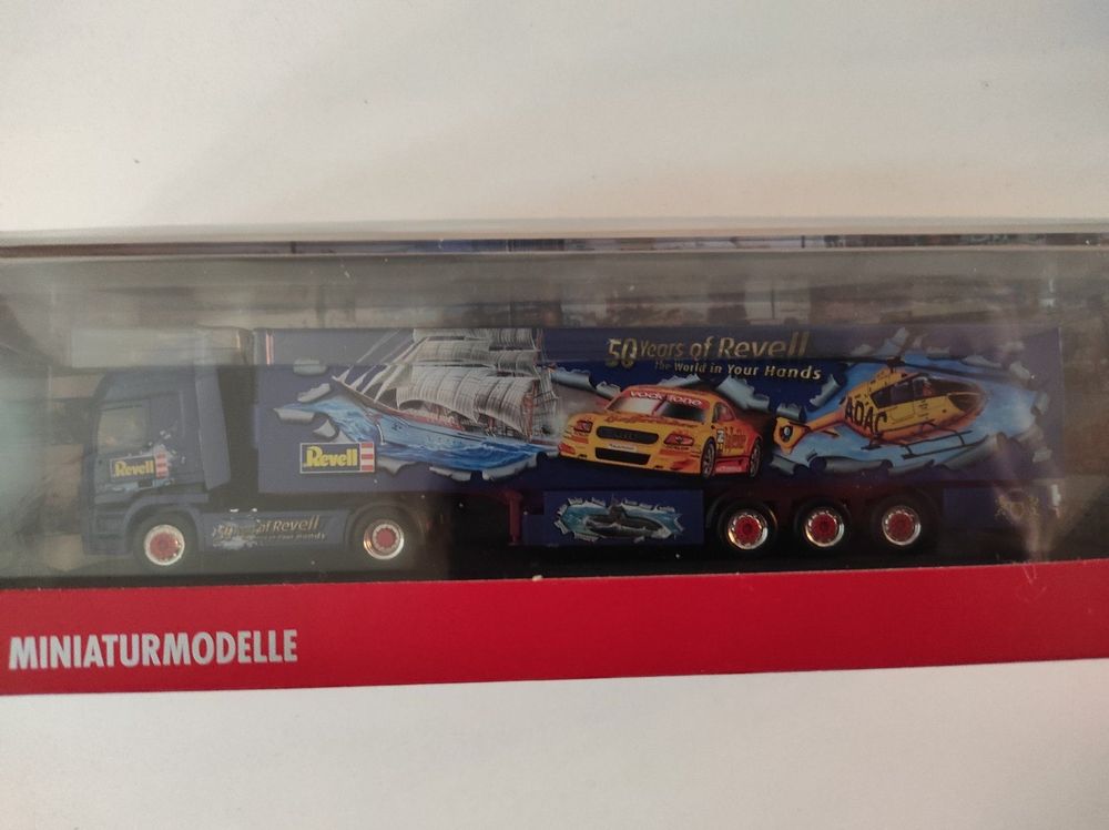 mb-a-l-02-sz-50-years-revell-sped-tasche-1-87-in-vitrine-kaufen