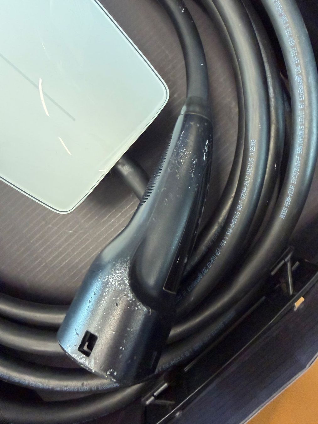 Tesla Batterie-Ladegeräte: Tesla Wall Connector Generation 3 – Gebraucht aus Dietlikon von ComdatAG 2
