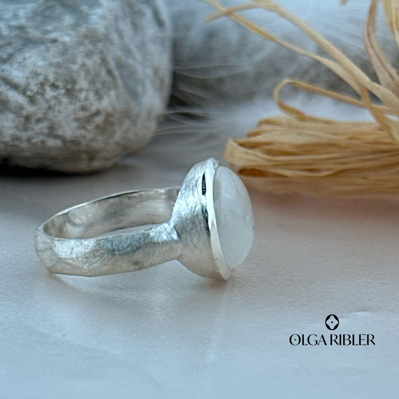 Olga Ribler Anelli: Sterling Silber Ring mit  Regenbogen-Mondstein Gr 54 – Nuovo (secondo la descrizione) da Luzern venduto da Schmuckoutlet 2