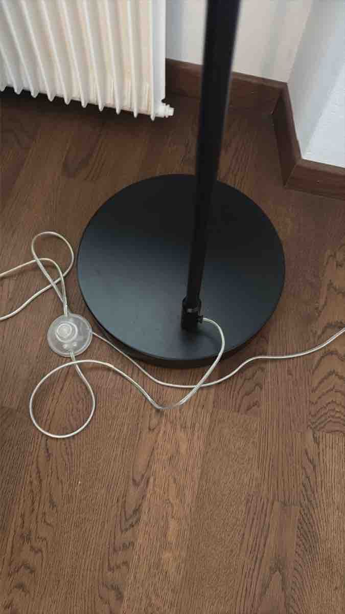Lampen: Schwarze Bogenlampe Stehlampe mit Lampenschirm – Gebraucht aus Kaiseraugst von fearlessaces 2