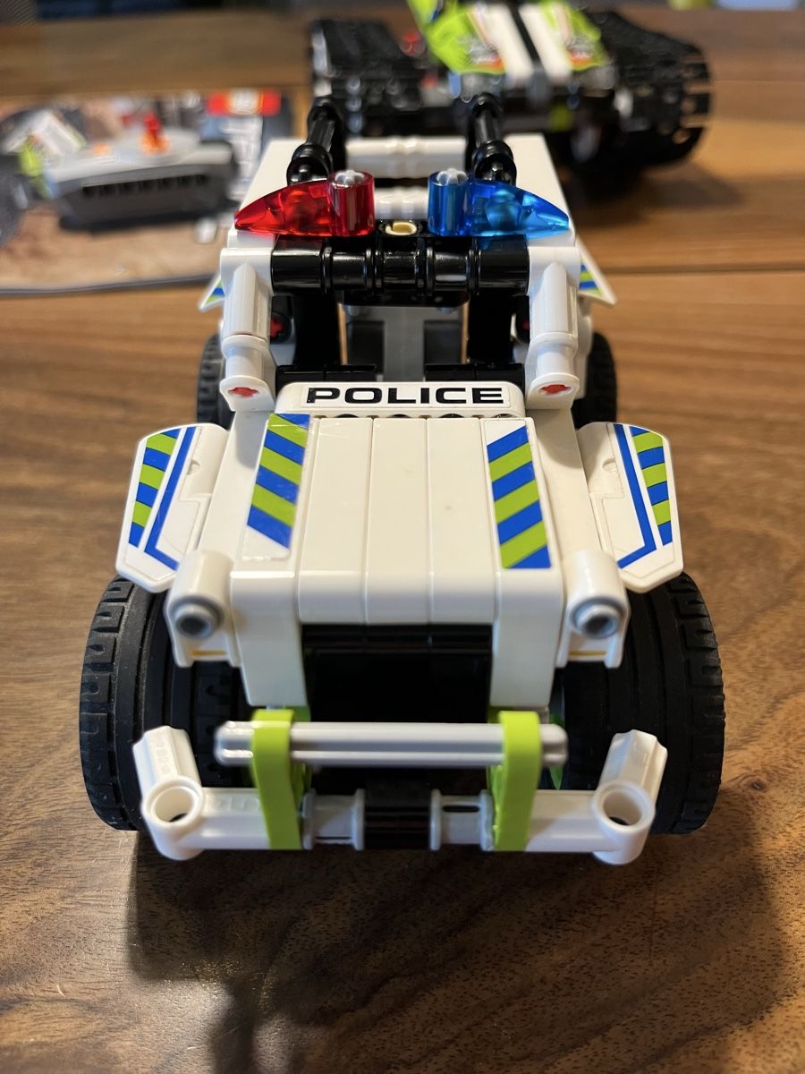 Technics Kit di costruzioni: LEGO Technic Polizeiauto (42047) – Usato da Sempach venduto da Sucher8 1
