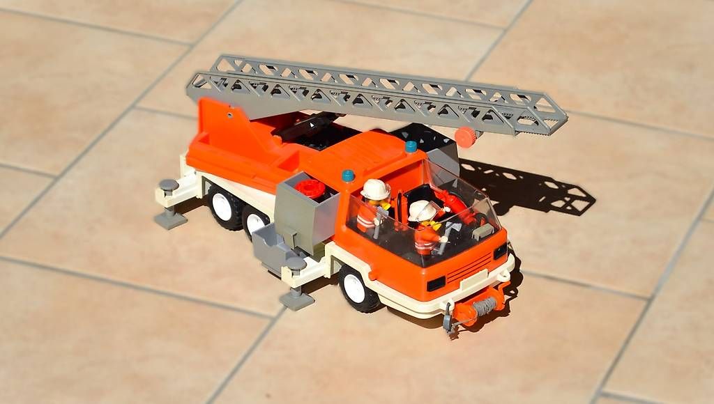 Playmobil Giocattoli: Playmobil Feuerwehrauto Gross – Usato da Wolhusen venduto da Donbrain 3