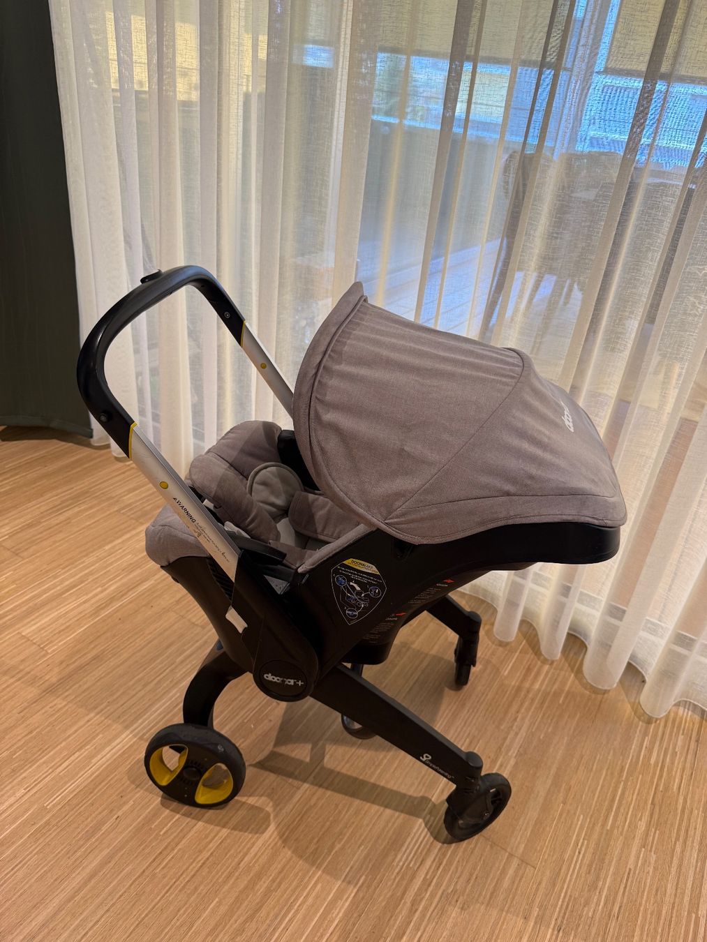 Doona Carrozzine: Doona+ Kinderwagen mit Autositz grau – Usato da Bülach venduto da muhameda 3