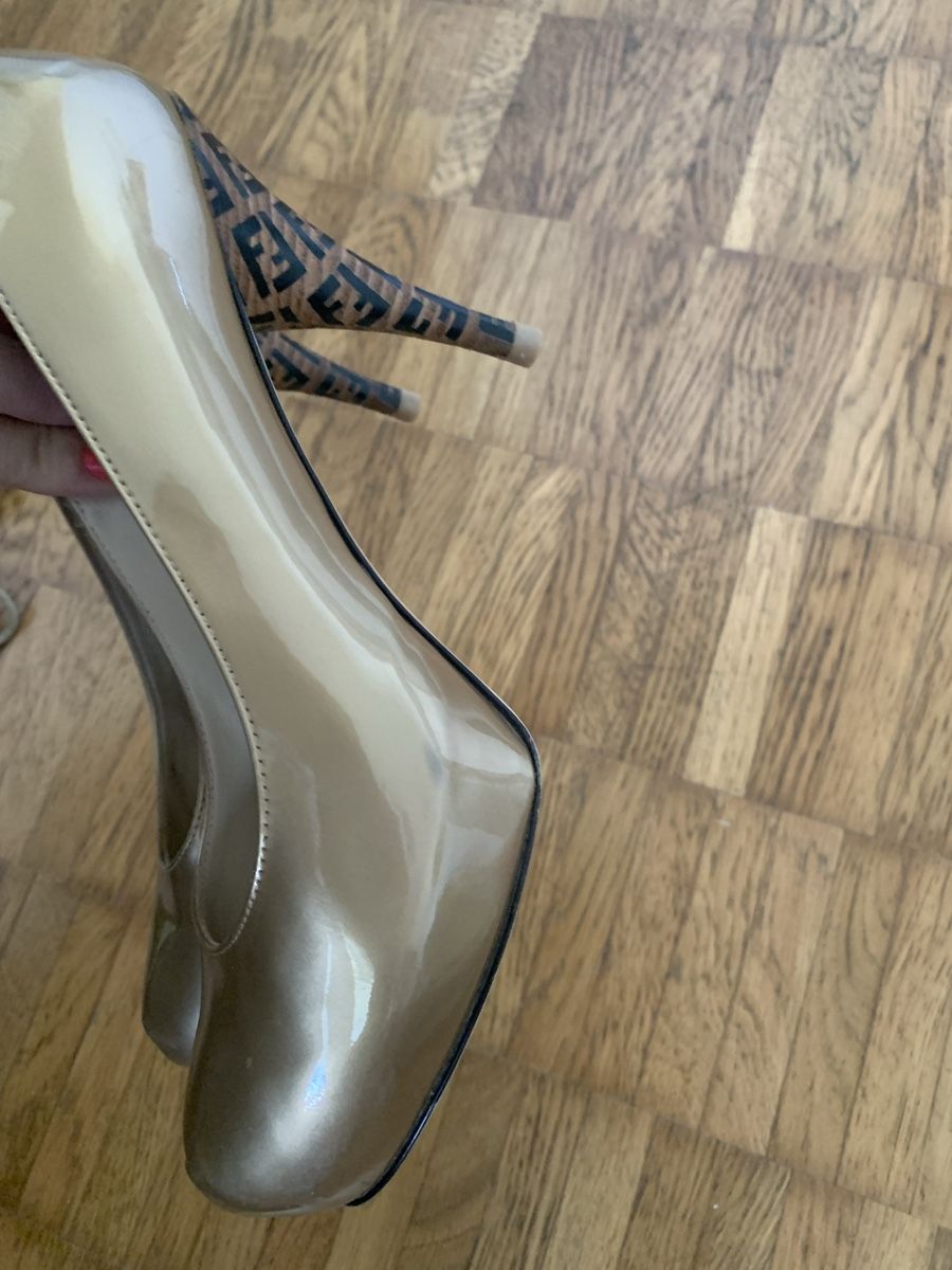 Scarpe da donna: Fendi goldene schuhe heels – Usato da Zürich venduto da Nikuska32 3