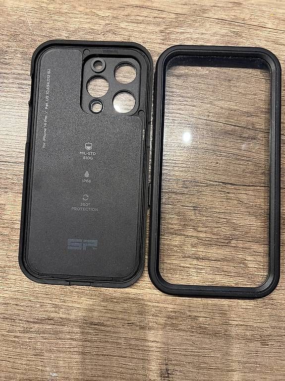 Coques & Protection écran: SP Connect Phone Case Xtreme iPhone 15 Pro – D'occasion à Studen BE par Fcbwo 1