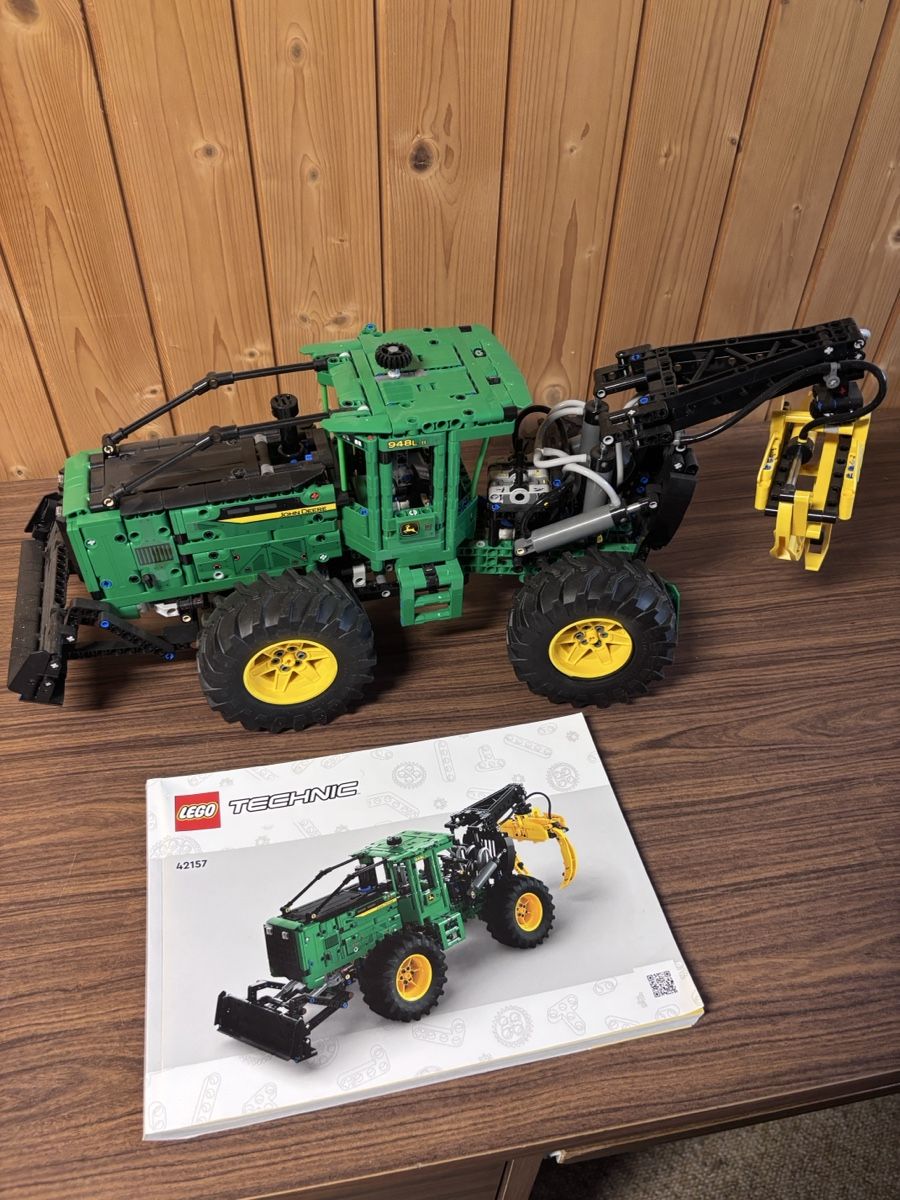 Lego Baukästen: LEGO Technic 42157 John Deere 948L-II Wheel. – Gebraucht aus Gerlafingen von Marcryter