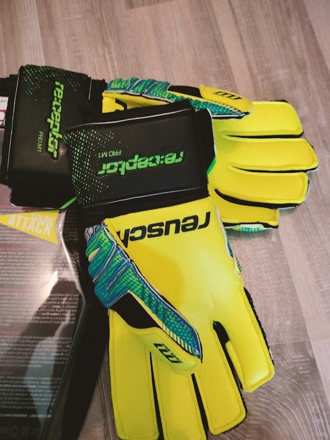 Reusch Guanti & manicotti: Reusch Torwarthandschuhe Grösse 9 statt Fr. 100.-- – Nuovo e nell'imballaggio originale da Oftringen venduto da Sportivo.ch 2