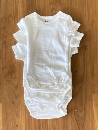3x Kinderbody 2-4M neu