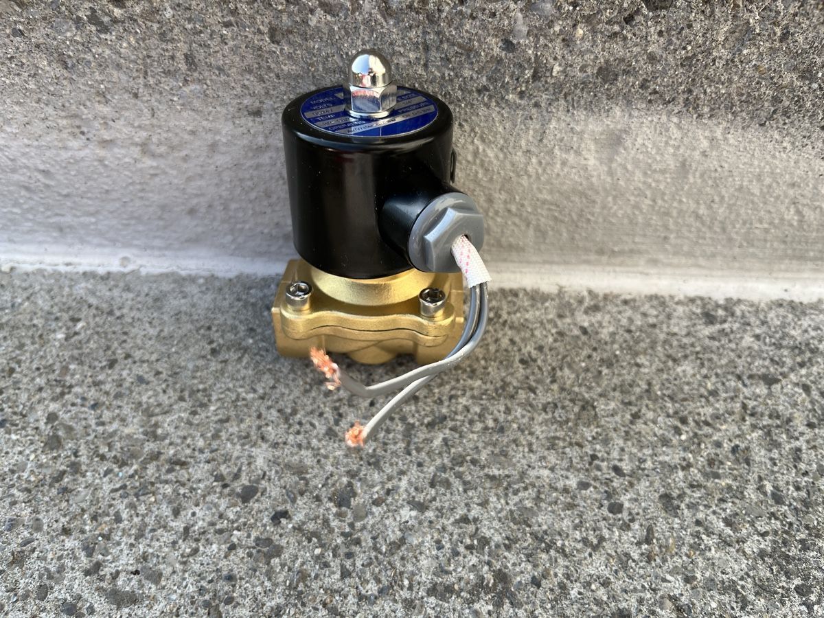 Composants électroniques: Magnetventil U.S. SOLID DC24V 3/4 Zoll Messing neu – D'occasion à Vordemwald par Drummer4