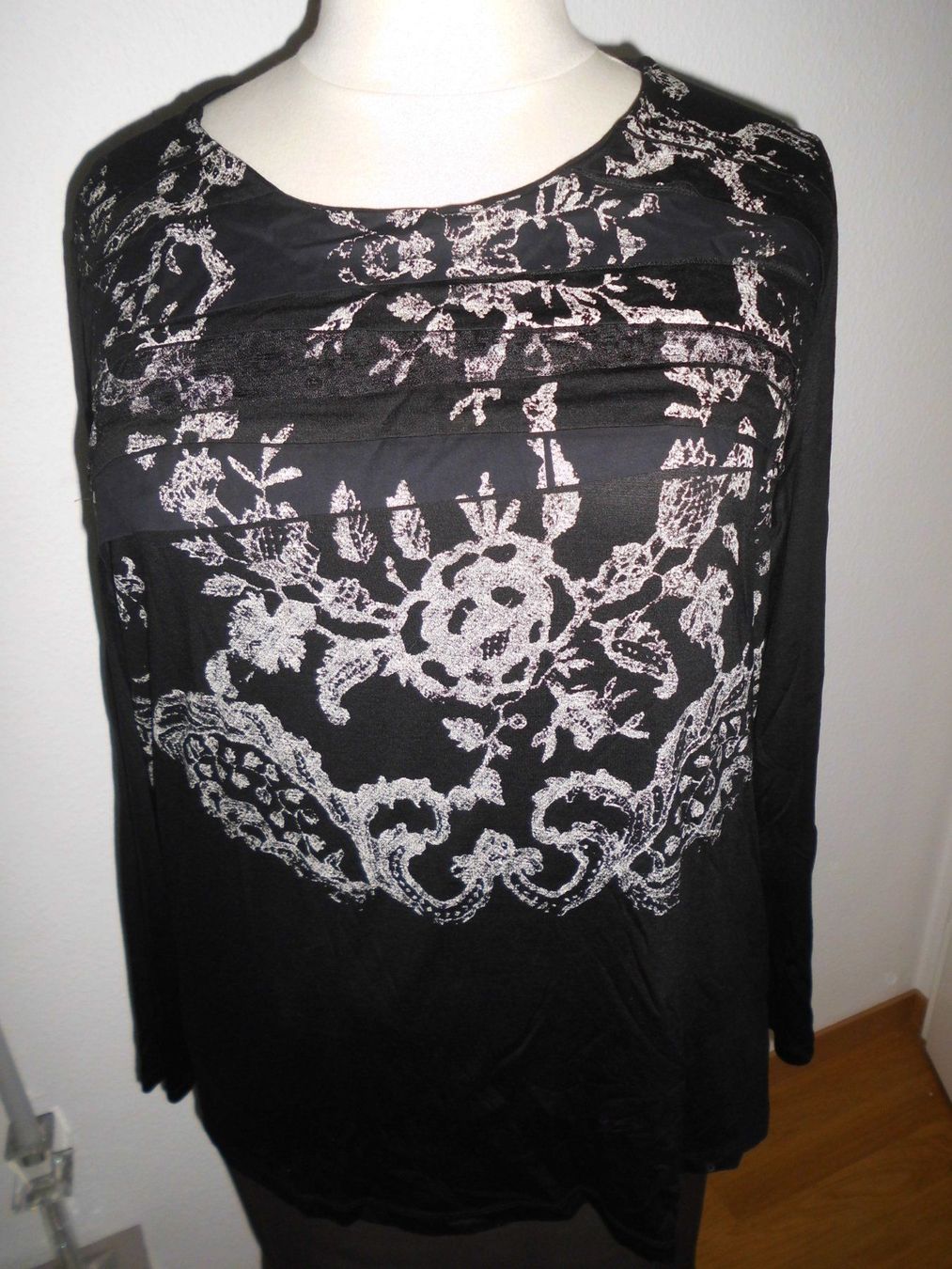 T-shirt: T-shirt noir T. 52 – Nuovo (secondo la descrizione) da Marin-Epagnier venduto da Madja