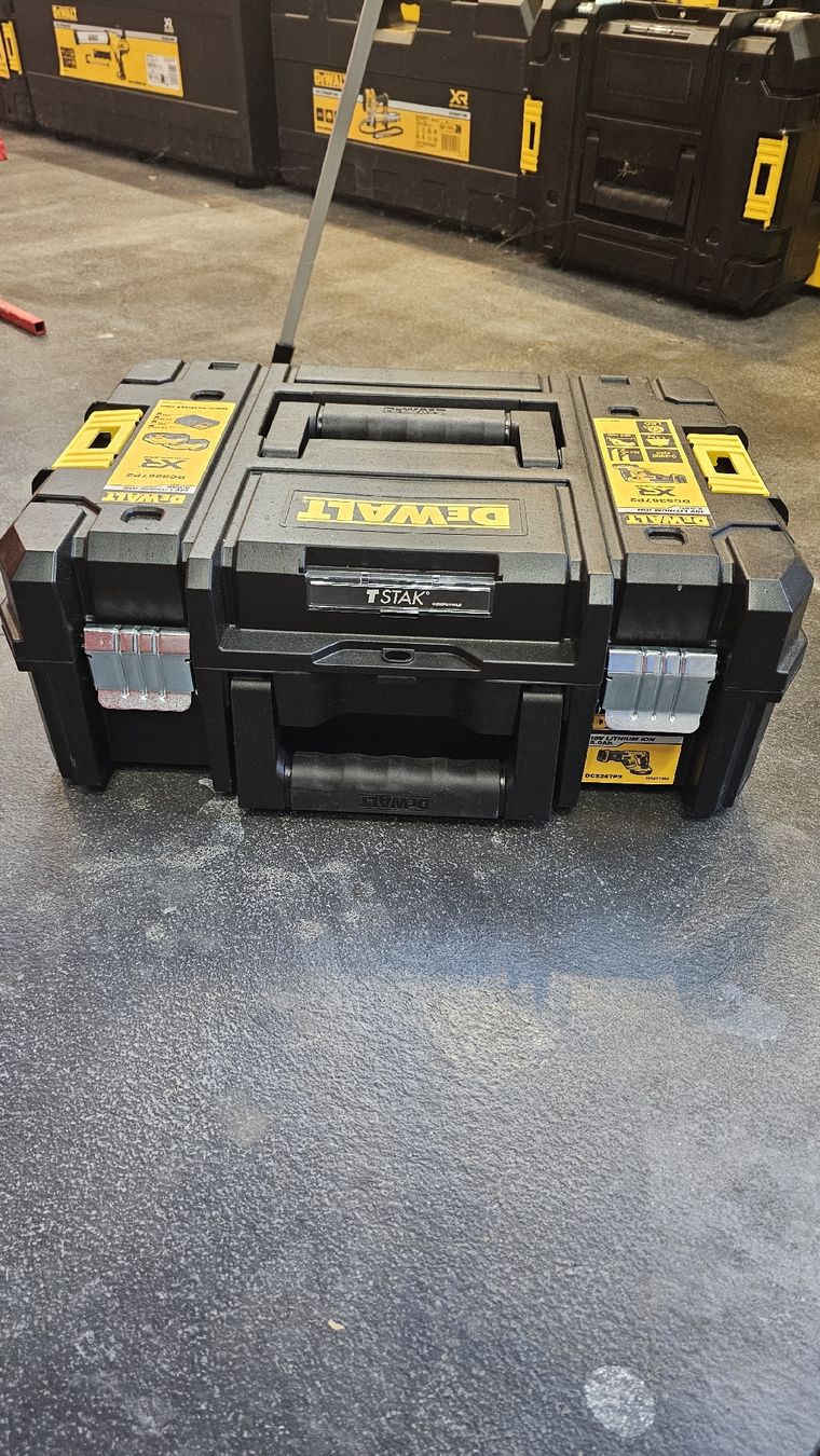 Valigie: DEWALT TSTAK ll Werkzeugkoffer leer  – Nuovo e nell'imballaggio originale da Koppigen venduto da Bracher_Mail-House
