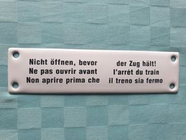 Emailschild Nicht öffnen, bevor der Zug hält!
