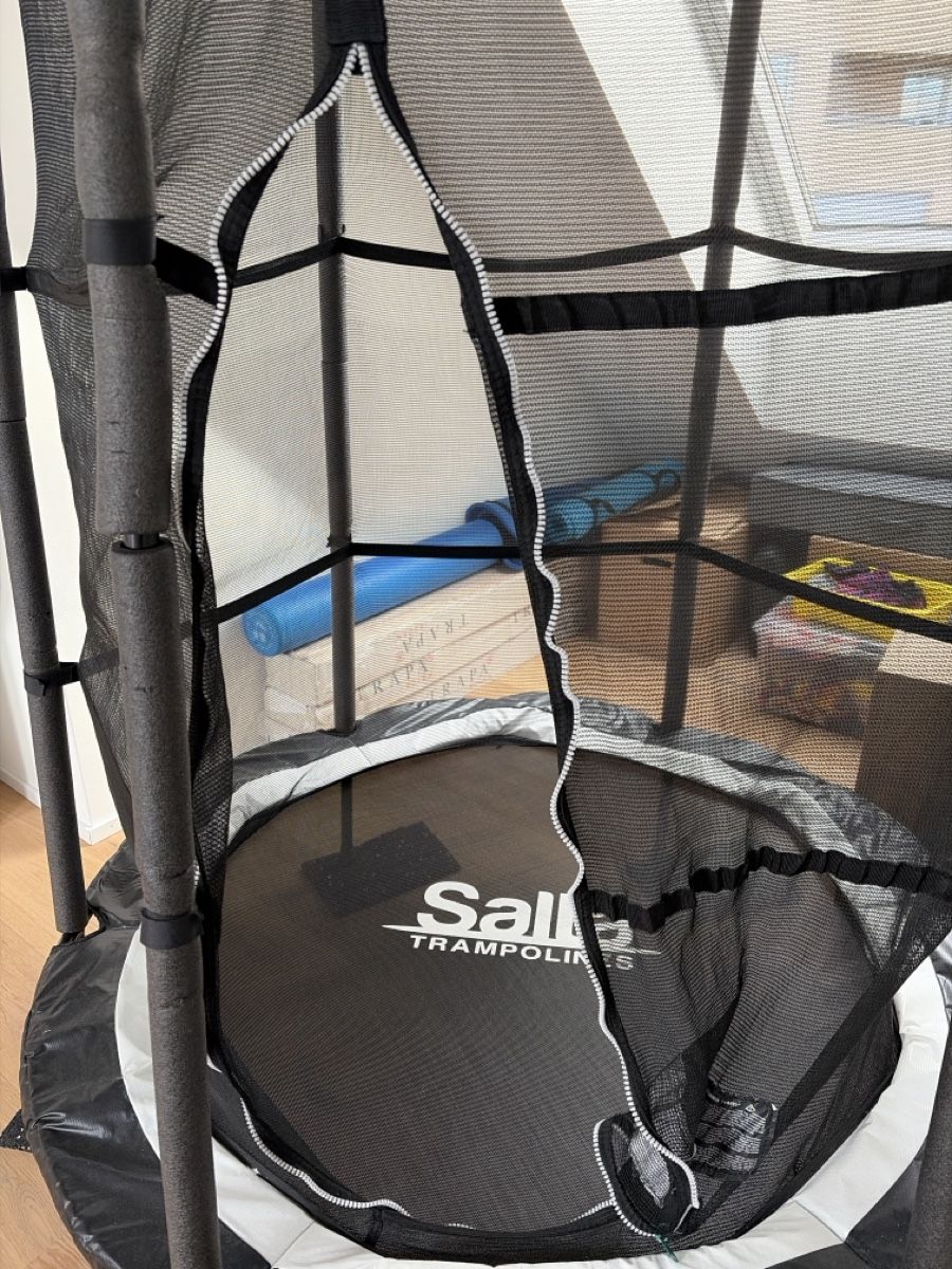 Salta Trampolini: Trampolin Junior Salta 140cm – Usato da Küssnacht am Rigi venduto da amynilleuh 1