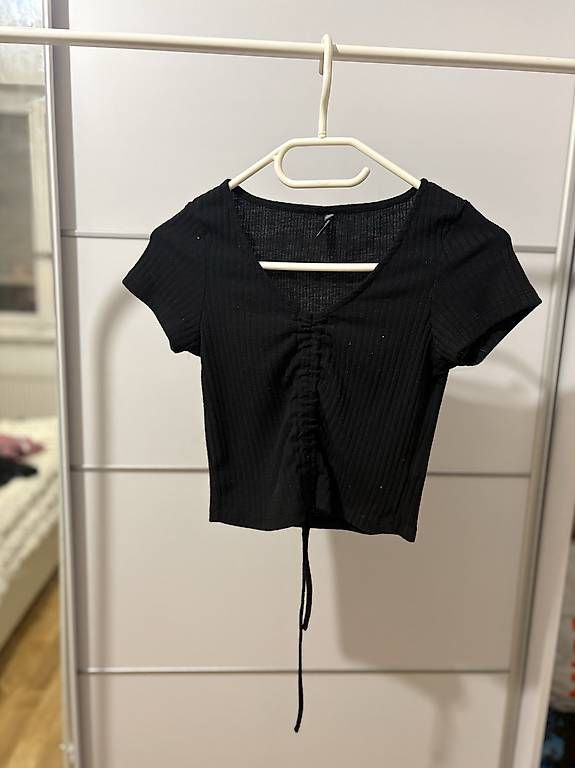 Tops: Croc top noir  – Neu und originalverpackt aus Lausanne von ahm_9l9k 1