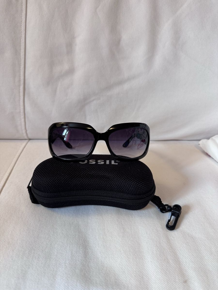 Fossil Occhiali & Lenti: Sonnenbrille Fossil schwarz – Usato da Mühlau venduto da Anna0137 3