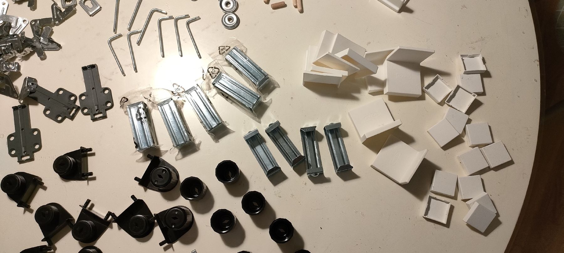 Ikea Tutti gli attrezzi: Ikea Zubehör  – Usato da Muri AG venduto da Suiphi 3