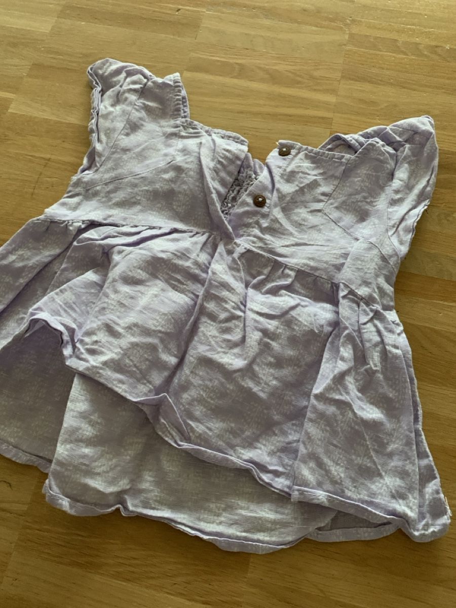 Benetton Camicette, T-shirt & Top: Bennetton T-Shirt 122 – Usato da Sissach venduto da Hippo200 1