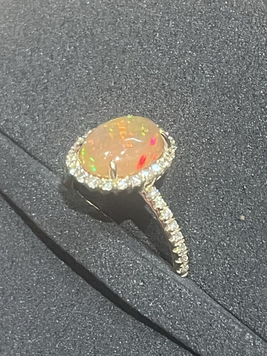 Anelli: Juwelenring mit Opal, 18 K – Nuovo (secondo la descrizione) da Erlenbach ZH venduto da mahiletti 8