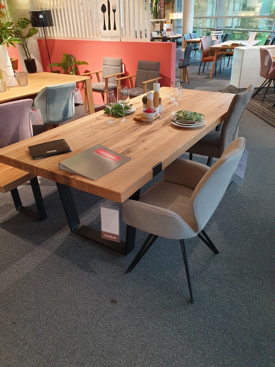 Tavoli: Esstisch Design Balkeneiche massiv Möbel Egger NP 1564 – Nuovo (secondo la descrizione) da Oberkirch LU venduto da Threestar