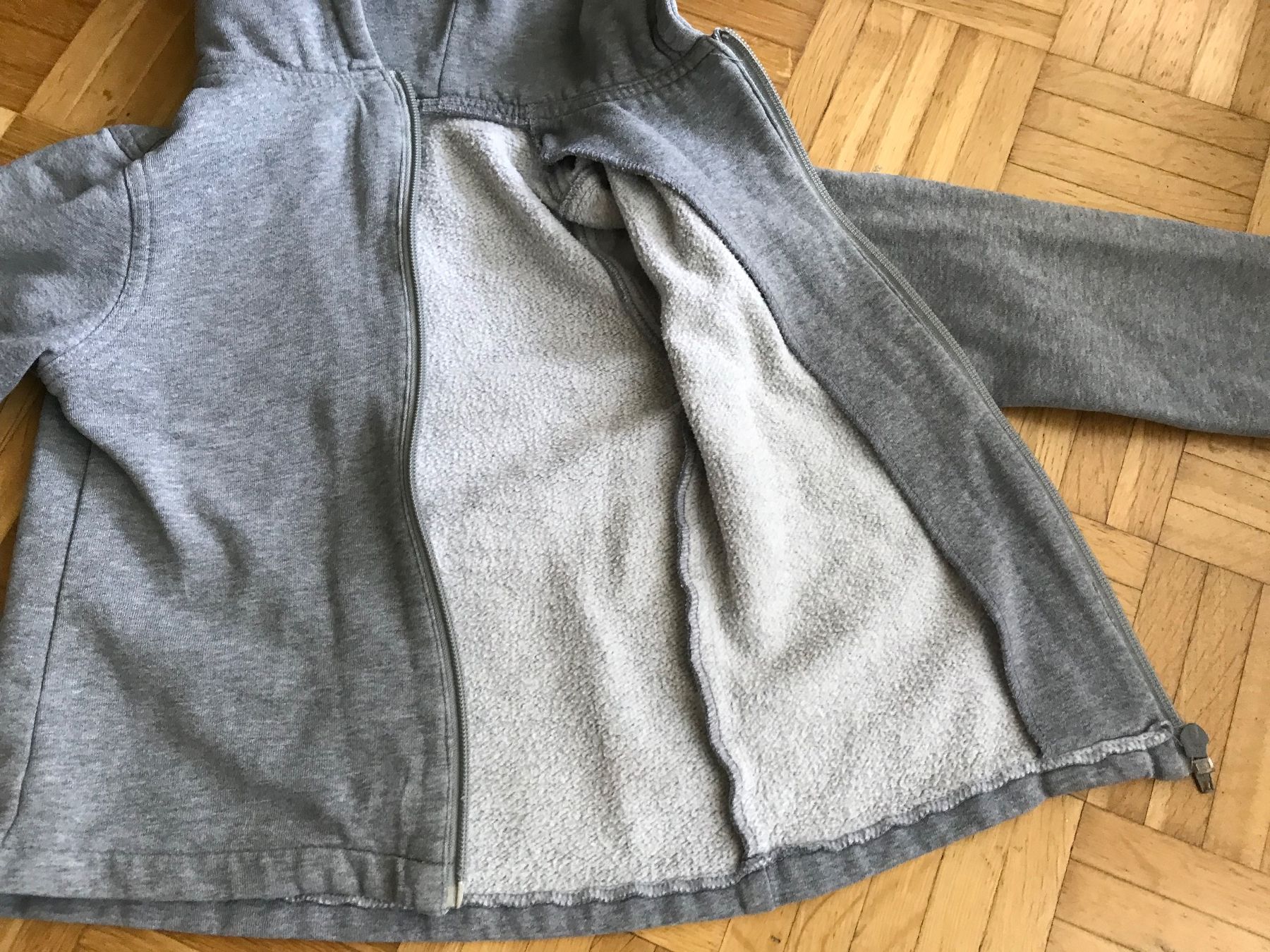 Giacche & Cappotti: Trainer-Jacke Grösse 128 hellgrau – Usato da Emmenbrücke venduto da Hathor123 4