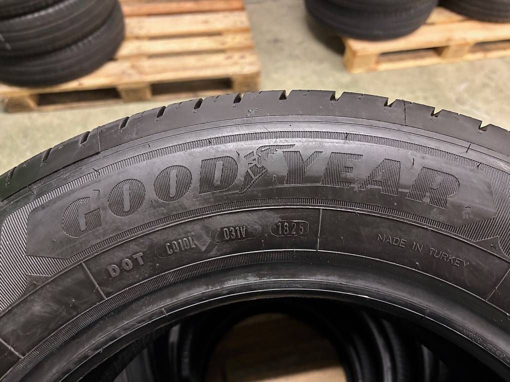 Goodyear Pneumatici & Ruote complete: 2x Goodyear Sommer  215/65 16C – Nuovo (secondo la descrizione) da Zug venduto da Deks 1