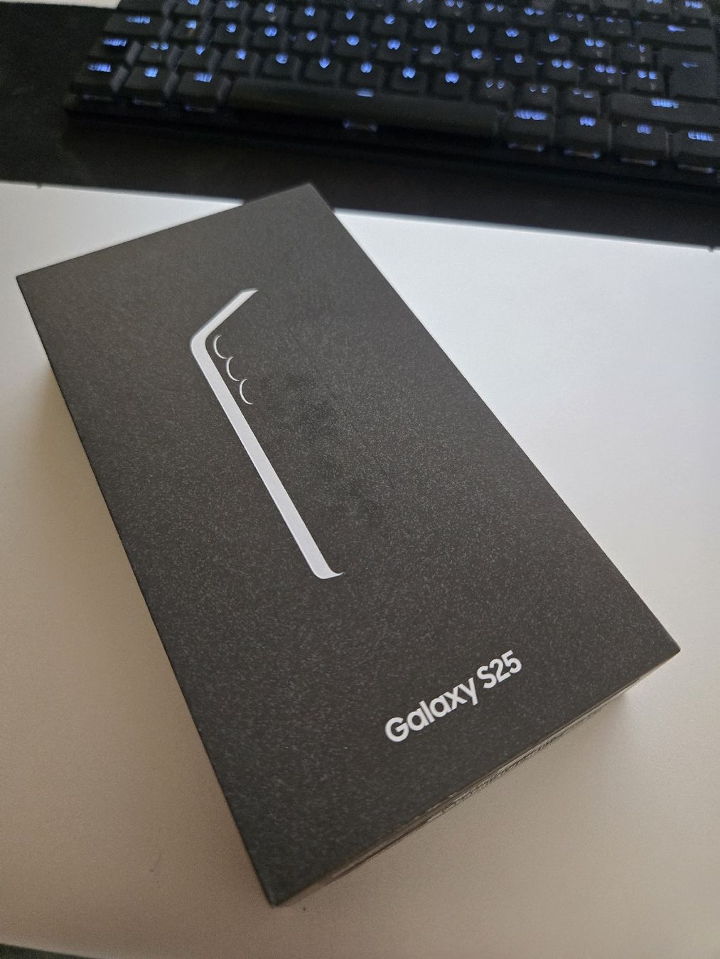 Samsung Handys / Smartphones: samsung s25 neuf – Neu und originalverpackt aus Les avanchets von sleazymack90