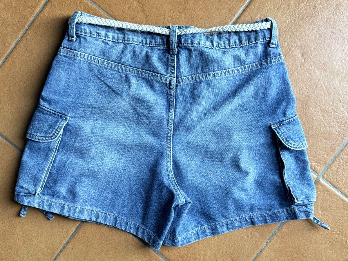 H&M Jeans: Shorts jeans cargo tg.36 – D'occasion à Bellinzona par bul_mvy5 1