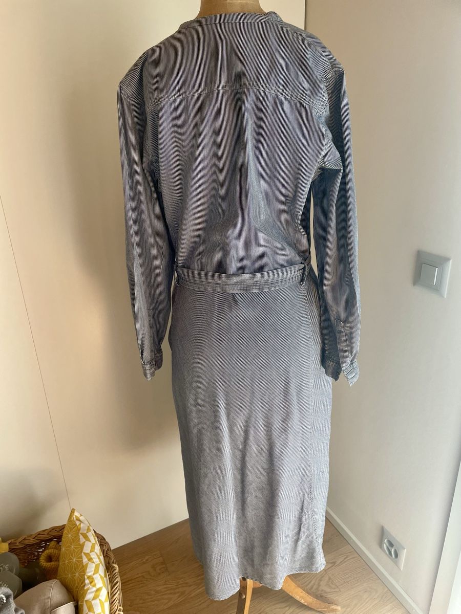 Kleider: Lässiges Langarmkleid Grösse M blau gestreift – Gebraucht aus Oberwil BL von another-day-of-sun 3