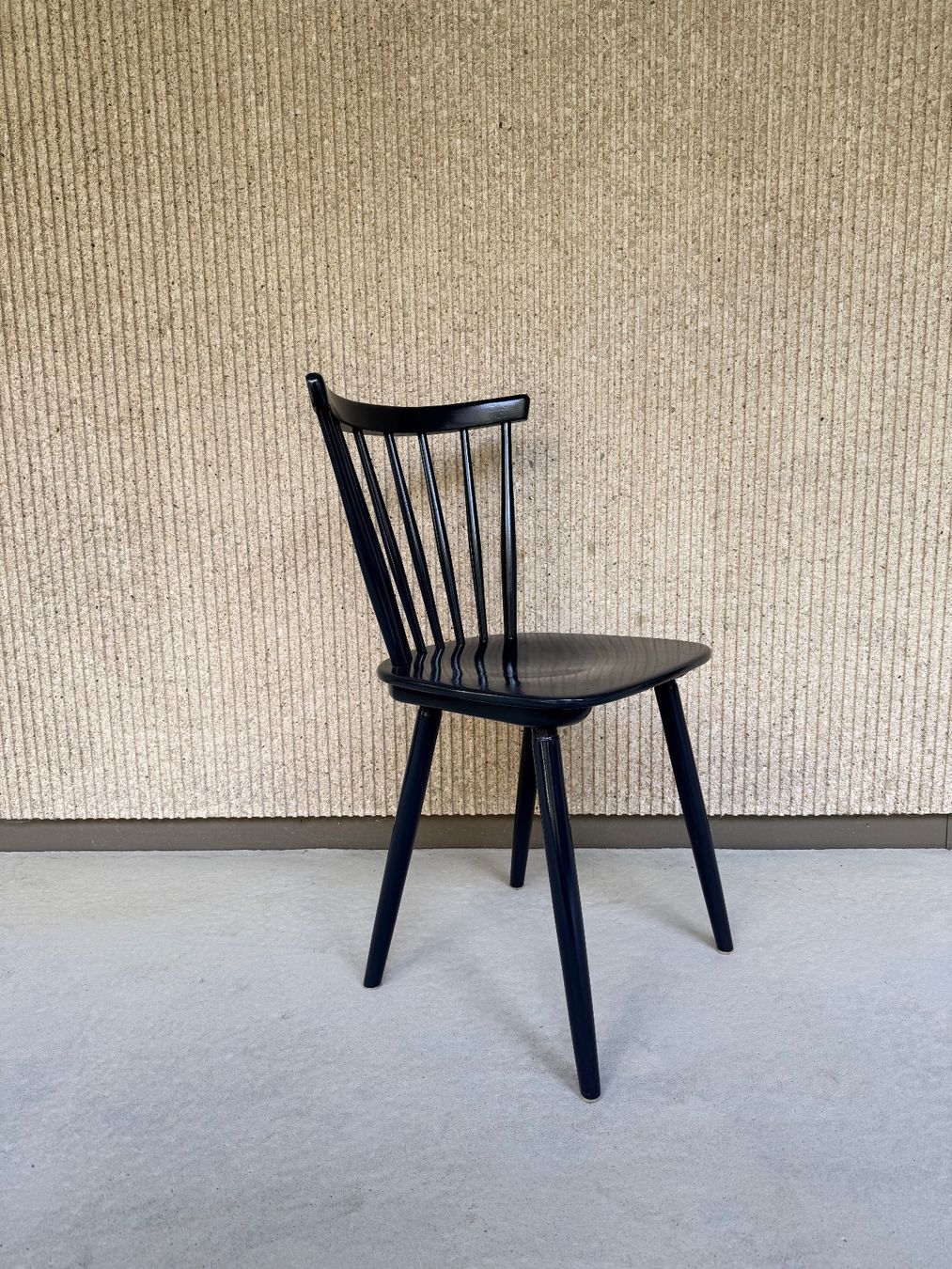 Sedie: Chaise en bois massif – Usato da Genève venduto da Eduard.K 1