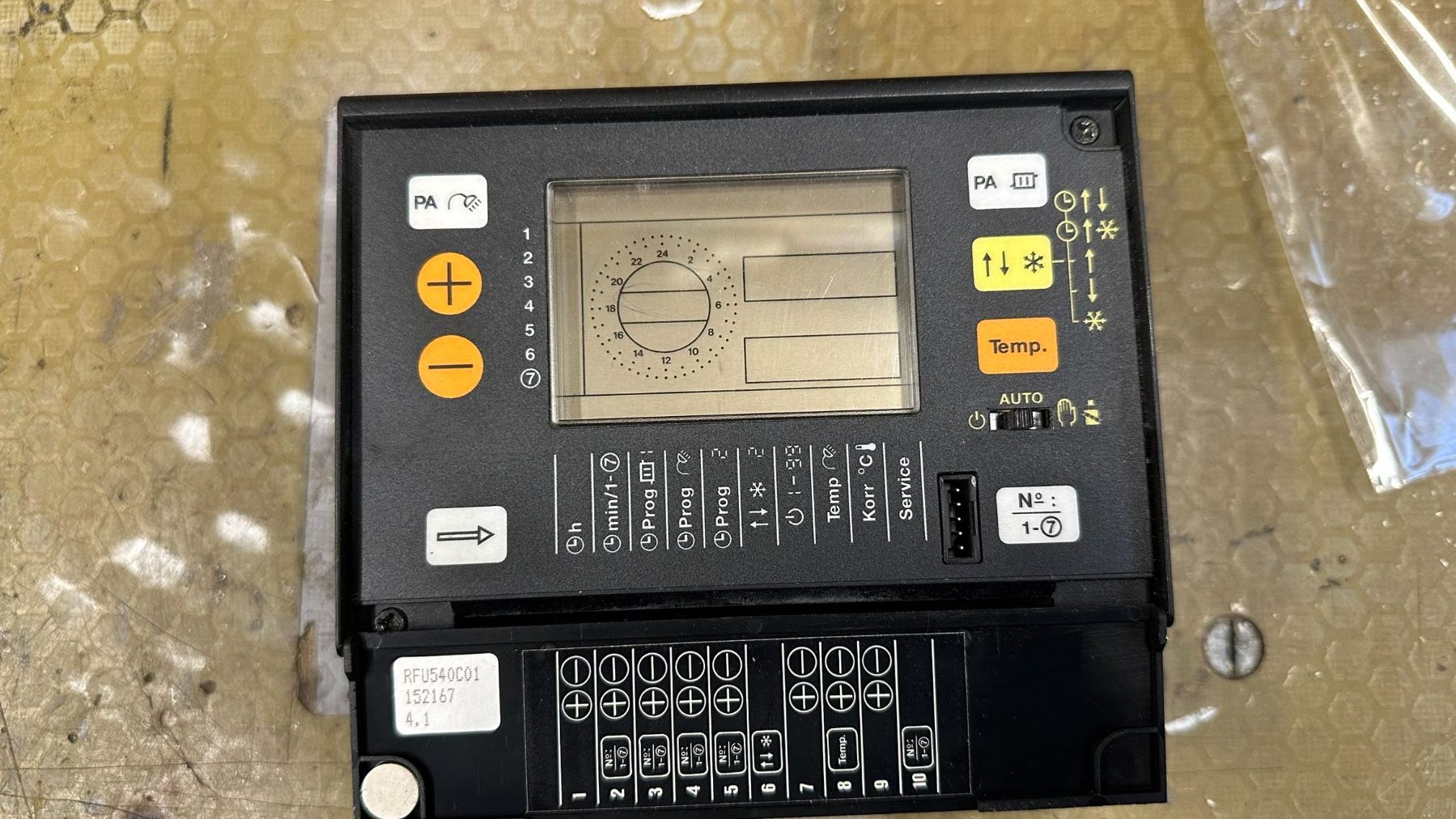 Componenti elettronici: Heizungsregler Futuresta – Usato da Uetikon am See venduto da Ritteren 1