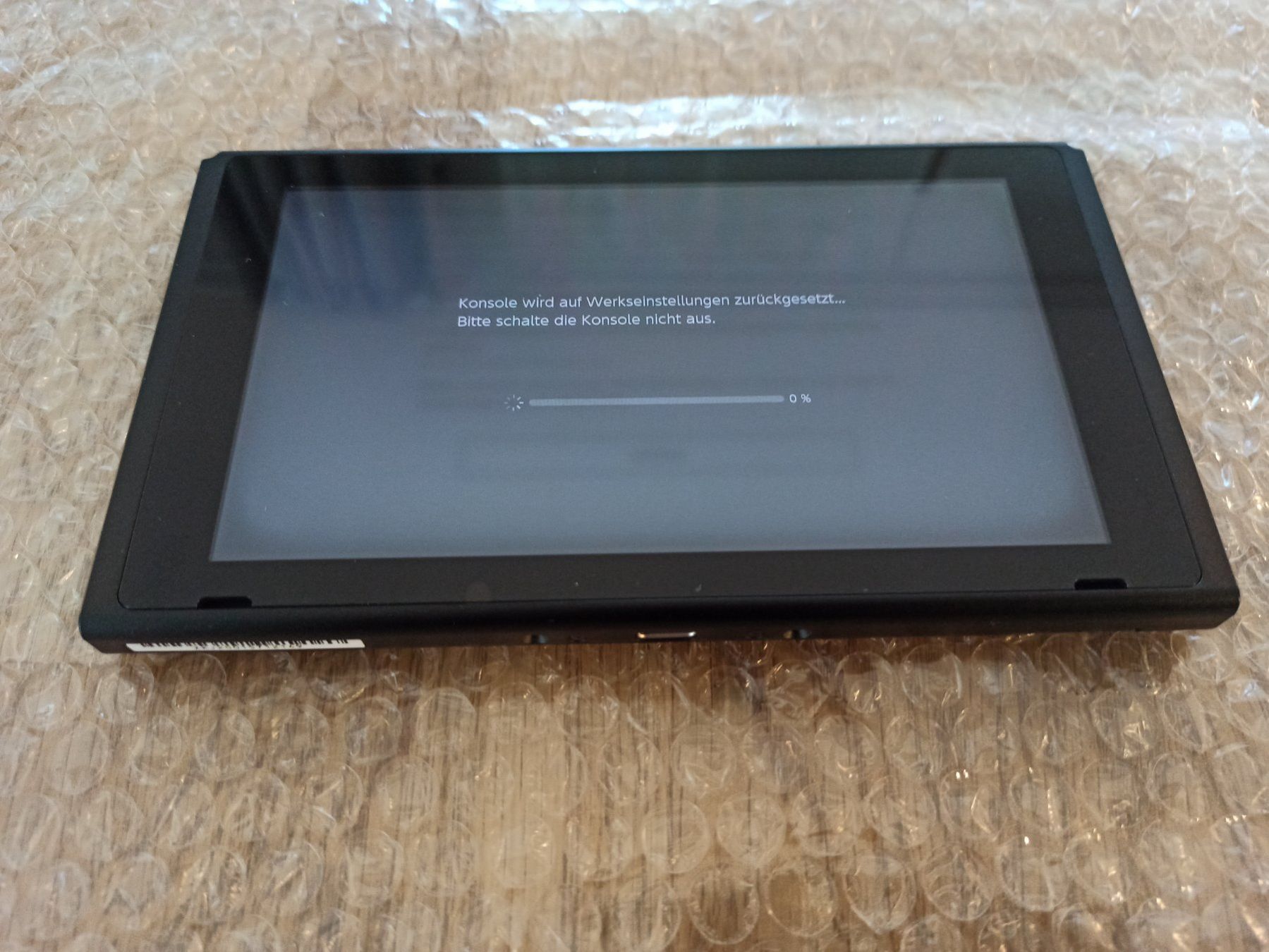 Nintendo Consoles: Original Nintendo Switch V2 Tablet (Jahr 2022) NSW - TOP – D'occasion à Oberweningen par mar_87mx 4