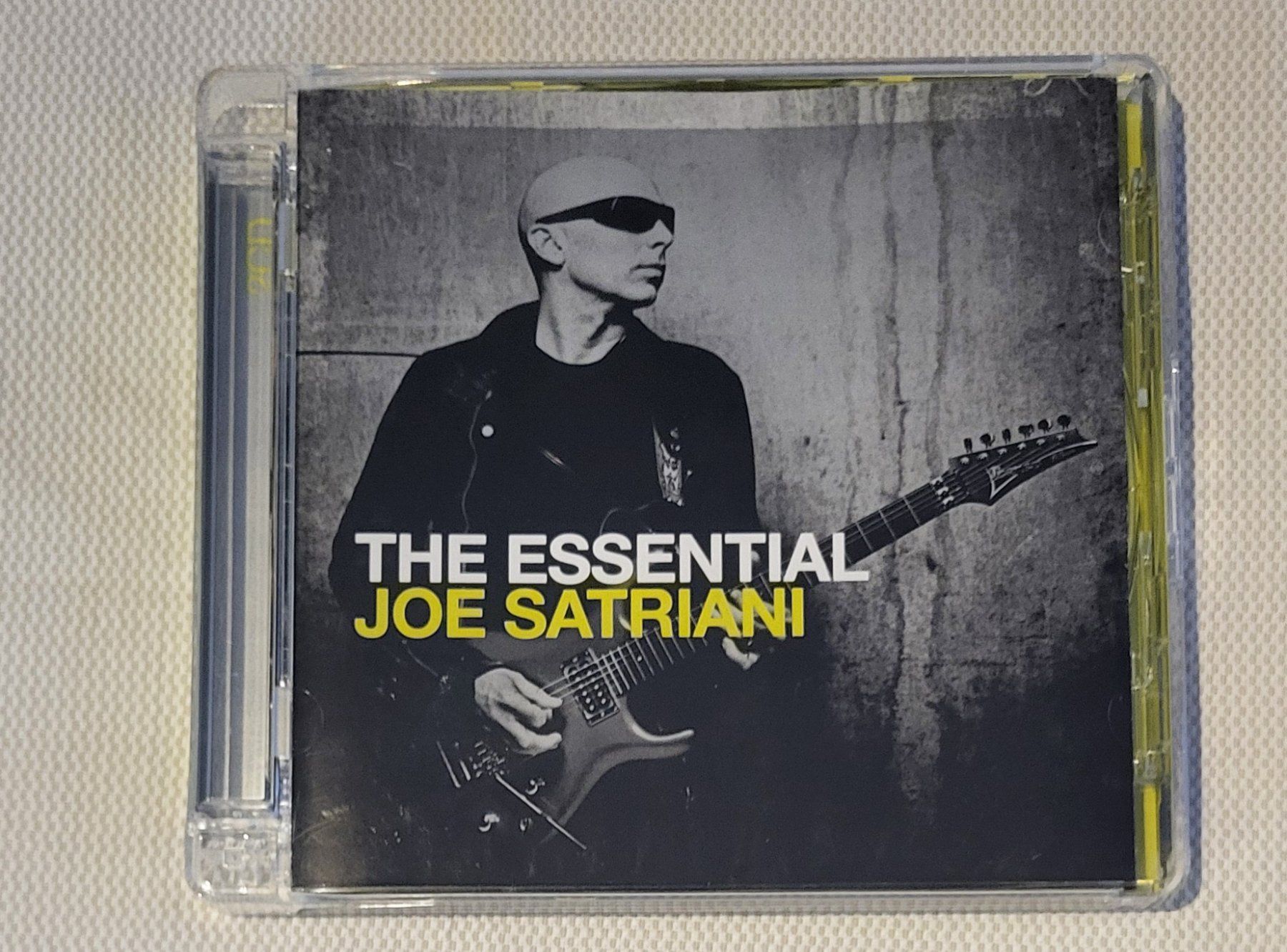 CD: Joe Satriani - The Essential – Usato da Villars-sur-glane venduto da Epsilonhike