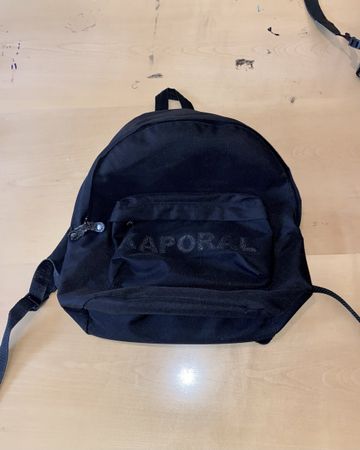 Schwarzer Rucksack