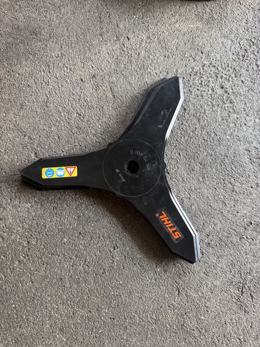 Stihl Tous les outils: Stihl Dickichtmesser 3Stern Neu – Neuf (Voir description) à Stansstad par 91PD 1