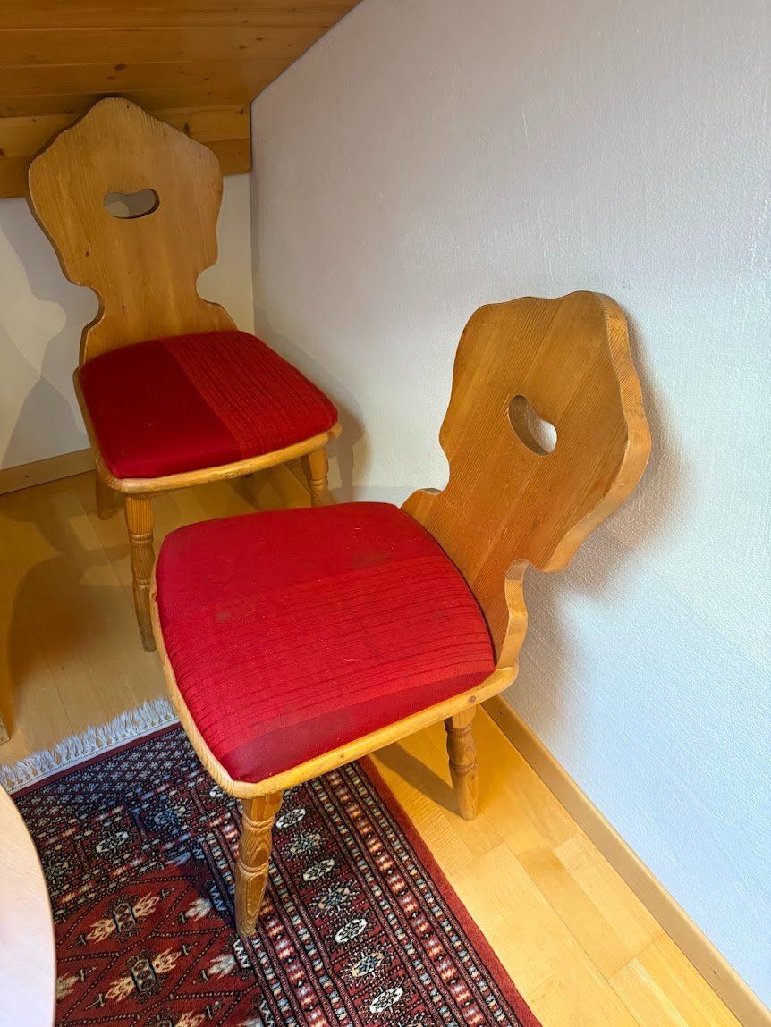 Set di tavolo e panche: Eckbank mit Tisch und Stühlen – Usato da Triesenberg venduto da Larry777 8