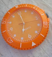 Poppige knallige Wanduhr Kunststoff 