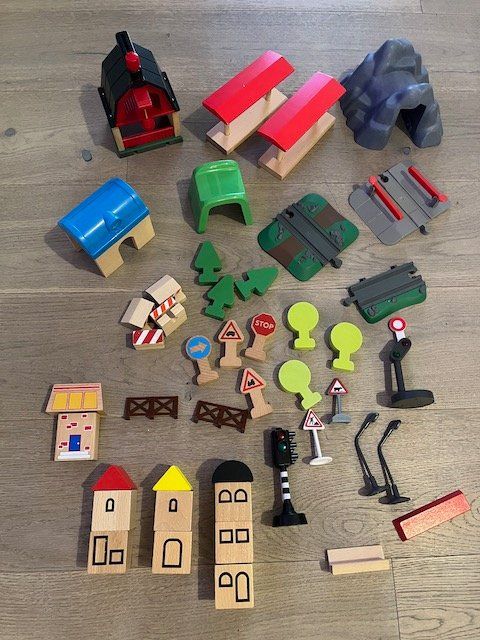 Brio Spielzeuge: Brio Holz-Eisenahn-Set XXL – Gebraucht aus Sempach von Andga1 3