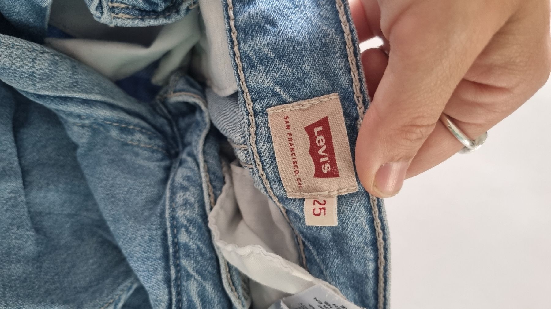 Levi's Jeans: Markenjeans Set Nile und Levis – D'occasion à Bern par Fabi2209