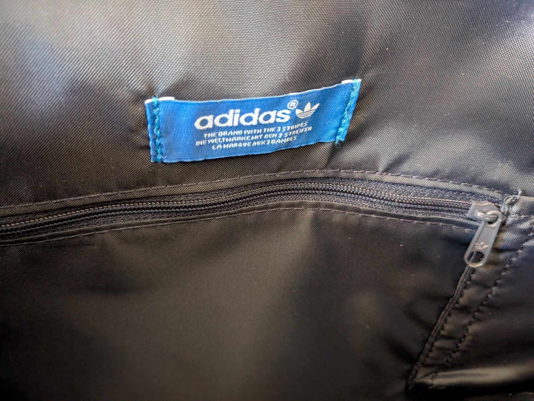 Adidas Taschen: Adidas Tasche – Gebraucht aus Emmen von magelan 4