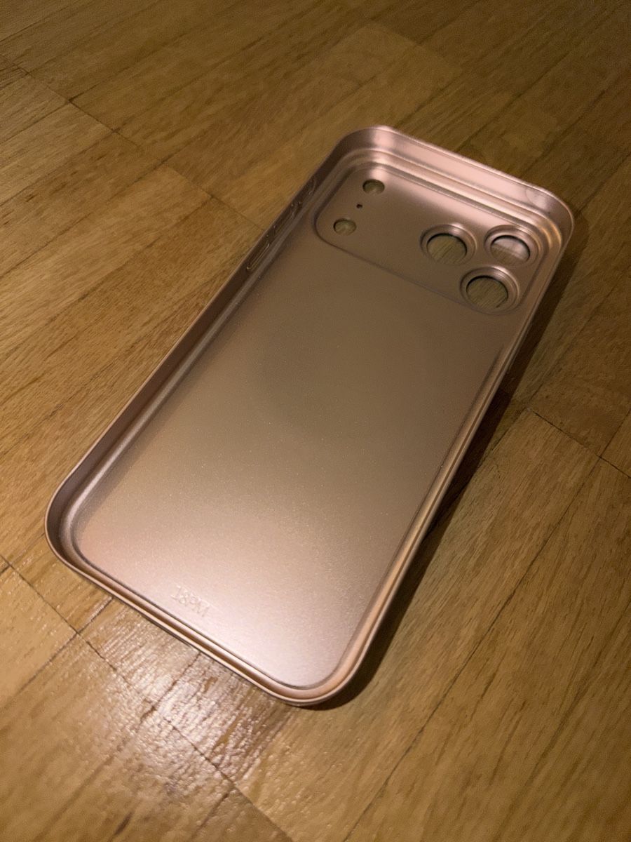 Cover & Protezioni schermo: iPhone 17 Pro Max Schutzhülle – Nuovo e nell'imballaggio originale da Basel venduto da sherlock_bs 2