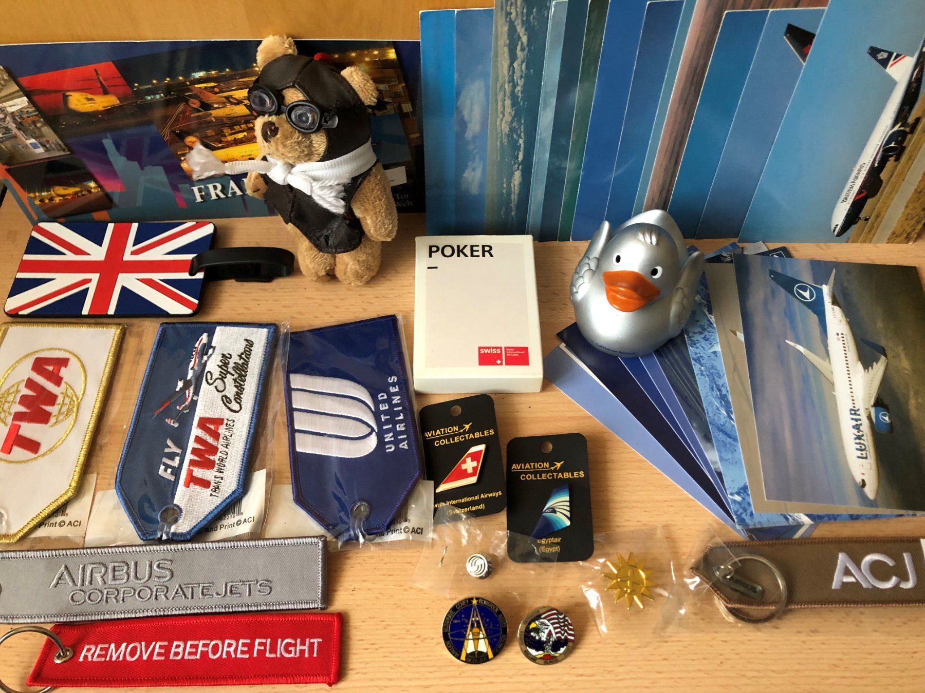 Portachiavi: Aviation accessories set : Swiss, TWA, United – Nuovo (secondo la descrizione) da Genève venduto da SwissLX23