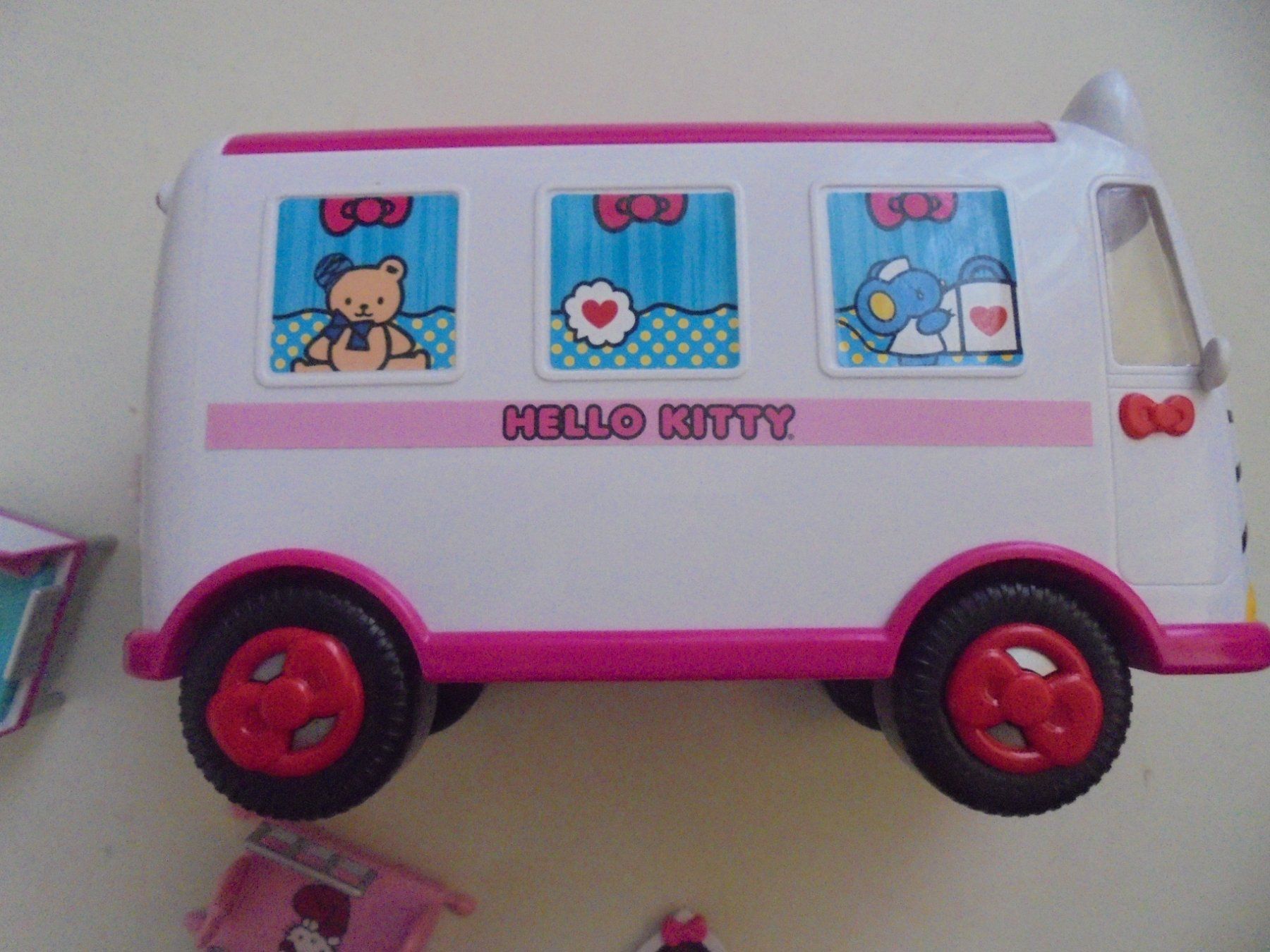 Hello Kitty Giocattoli: camping car / Wohnmobil " Hello Kitty " – Usato da Eclépens venduto da Consuelo 4