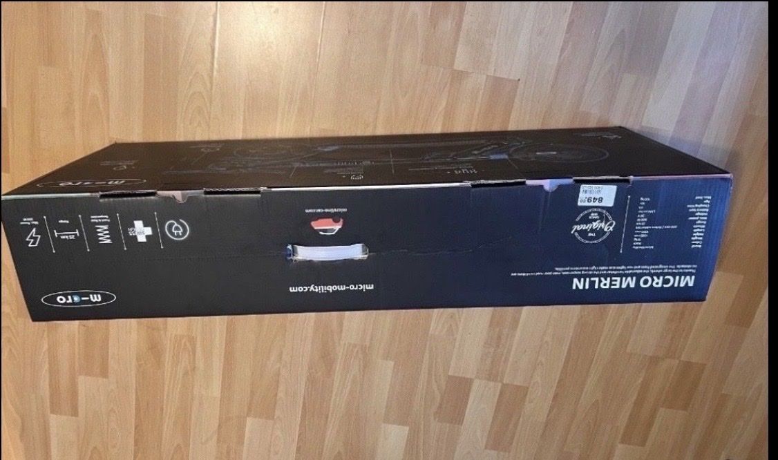 Scooters: Micro Mobility Merlin Scooter Black New in Box 200mm Wheels – Neu und originalverpackt aus Martigny von ddo_2mcv 1